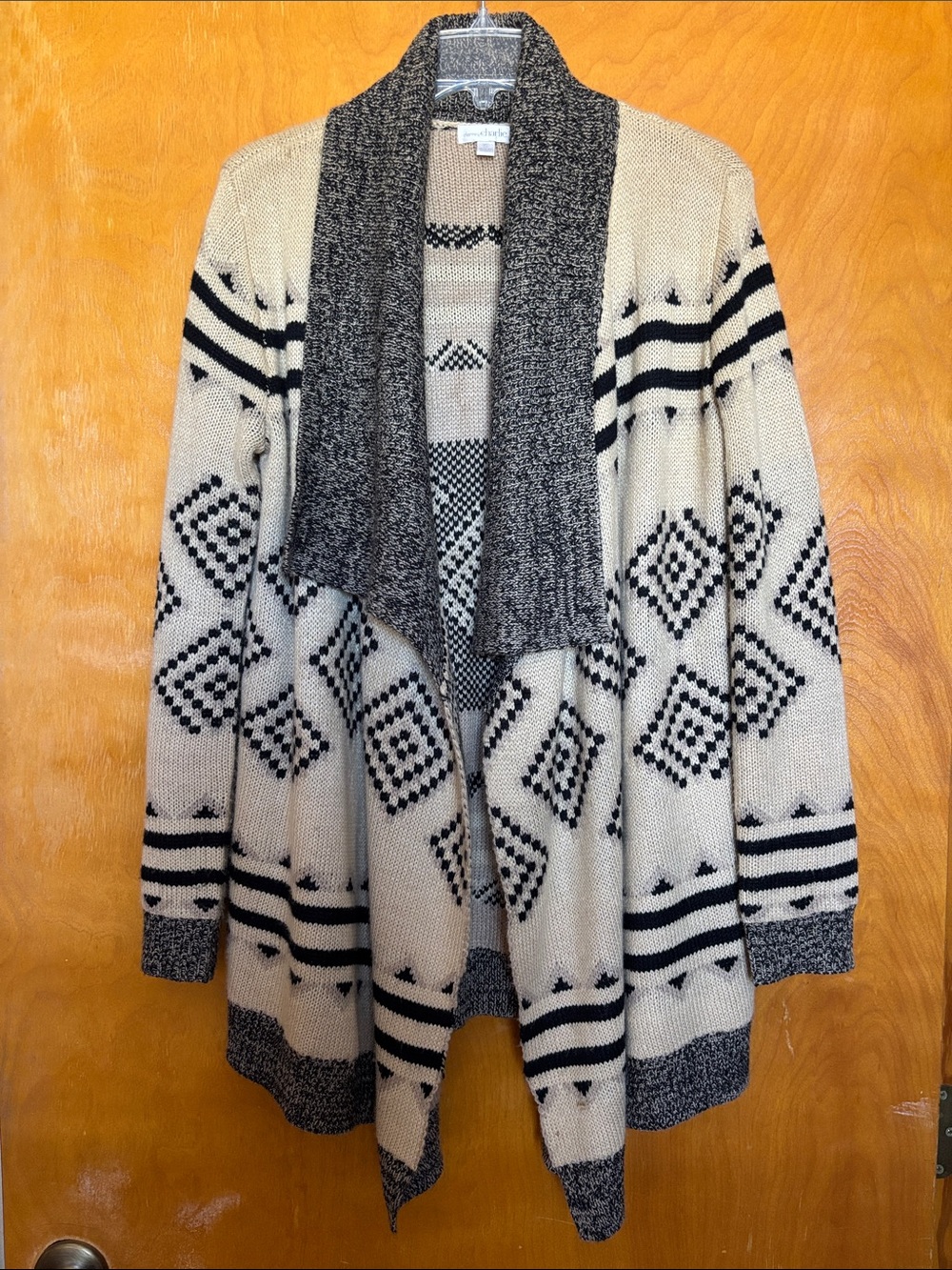 Cream & Black Geometric Open-Front Cardigan